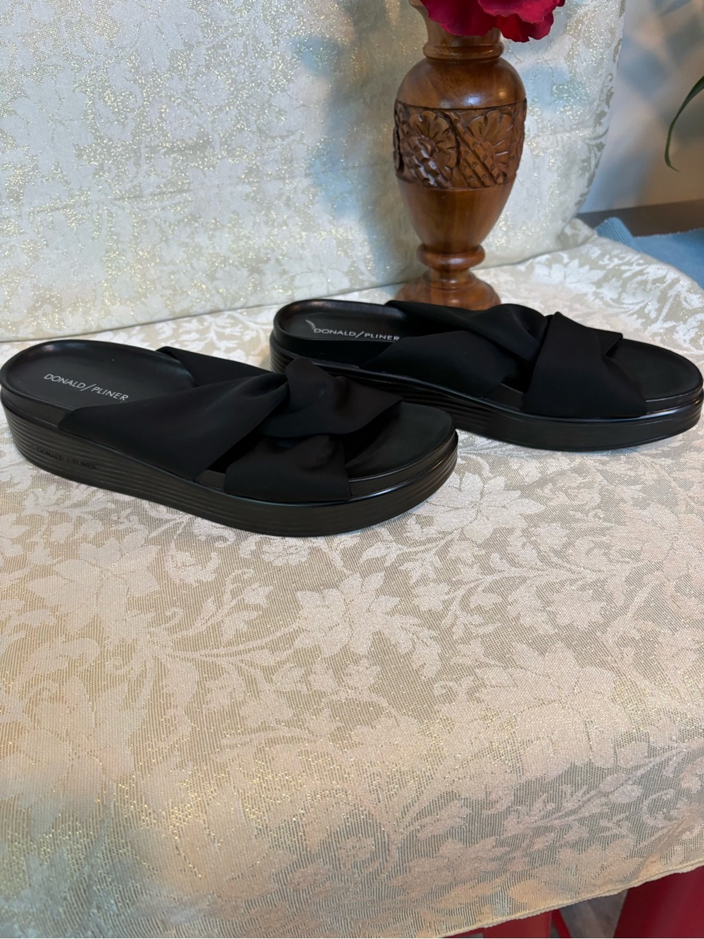 Donald J. Pliner Folley Black Knot Platform Slides - Picture 5 of 13